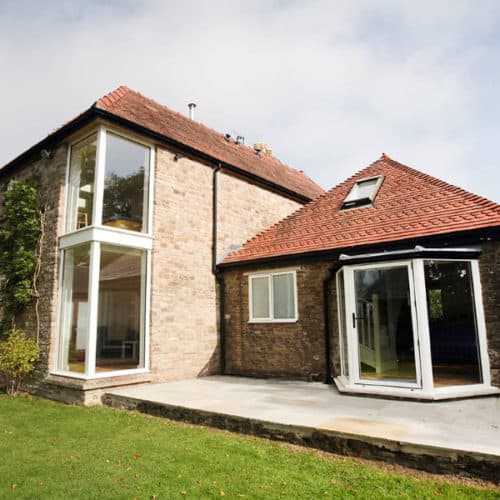 exterior-property-aluminium-windows